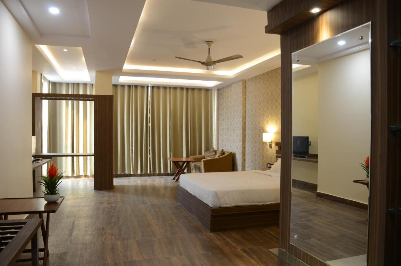 Hotel Puja Residency Varanasi Exterior foto