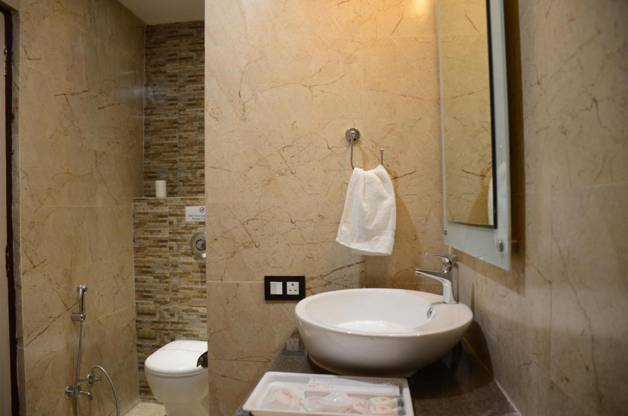 Hotel Puja Residency Varanasi Exterior foto