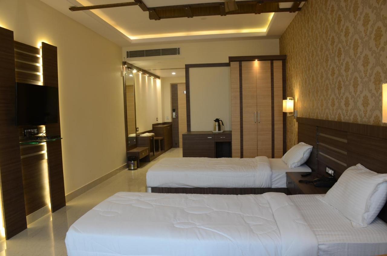 Hotel Puja Residency Varanasi Exterior foto