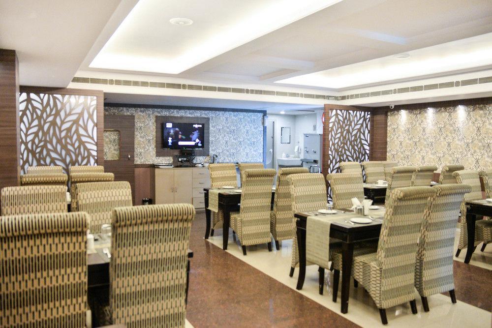 Hotel Puja Residency Varanasi Exterior foto
